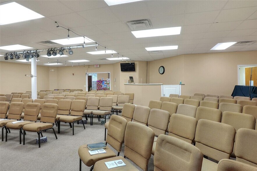 More Photos Of 1503 6th St SE, Winter Haven Storefront Retail Office For Sale