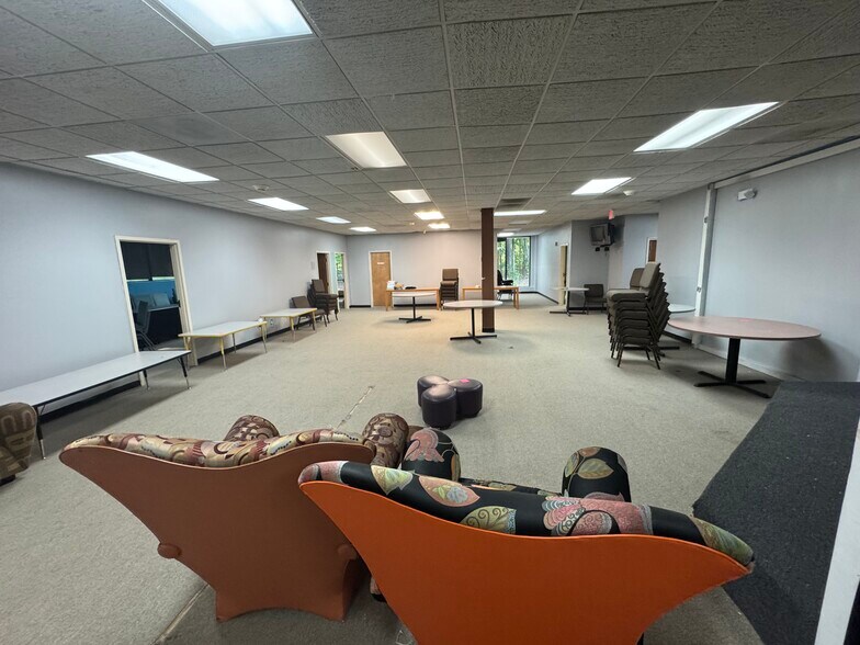 More Photos Of 5000 McGinnis Ferry Rd, Alpharetta General Retail For Sale