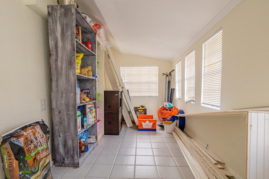 More Photos Of 326 S Federal Hwy, Lake Worth Specialty For Sale