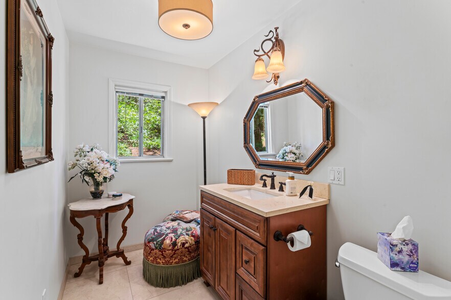 More Photos Of 27180 Highway 189, Blue Jay Office For Sale