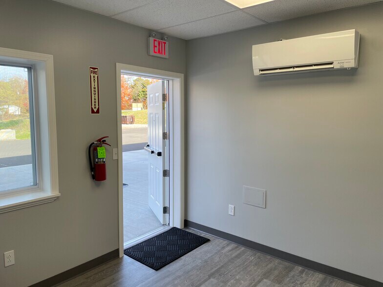 More Photos Of 1700 Grafton Rd, Morgantown Industrial For Lease
