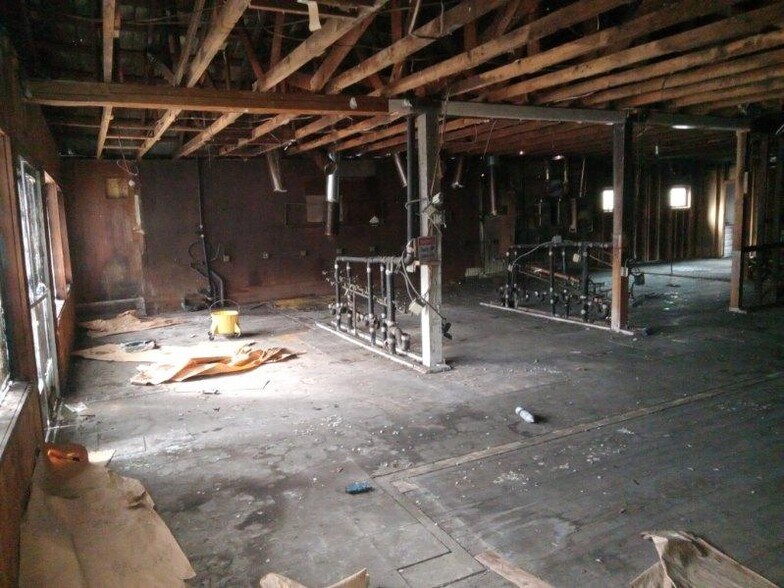 More Photos Of 11807 Main St, Fort Jones Storefront Retail Office For Sale