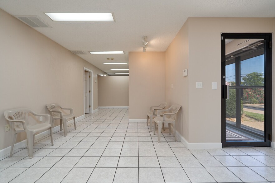 More Photos Of 4917 Maryville Rd, Granite City Medical For Sale