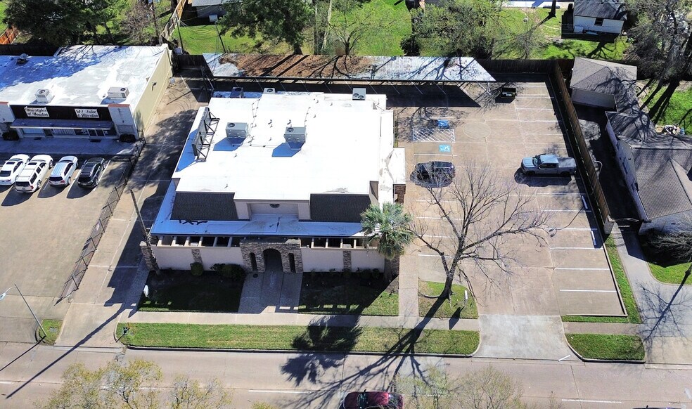 More Photos Of 926 N Wilcrest Dr, Houston Medical For Sale