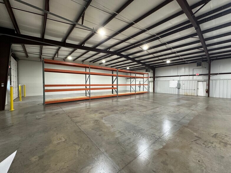 More Photos Of 1138 White Horse Rd, Greenville Warehouse For Lease