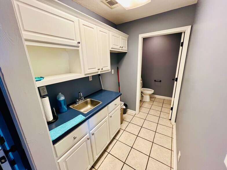 More Photos Of 420 Windance Rd, Baldwyn Light Manufacturing For Sale