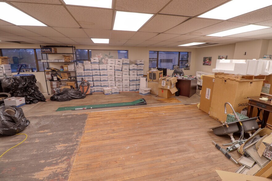 More Photos Of 1915 N Division St, Spokane Office For Sale