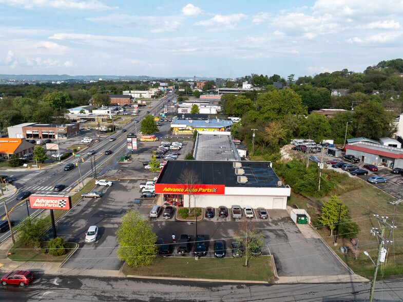 More Photos Of 6399 Charlotte Pike, Nashville Freestanding For Sale