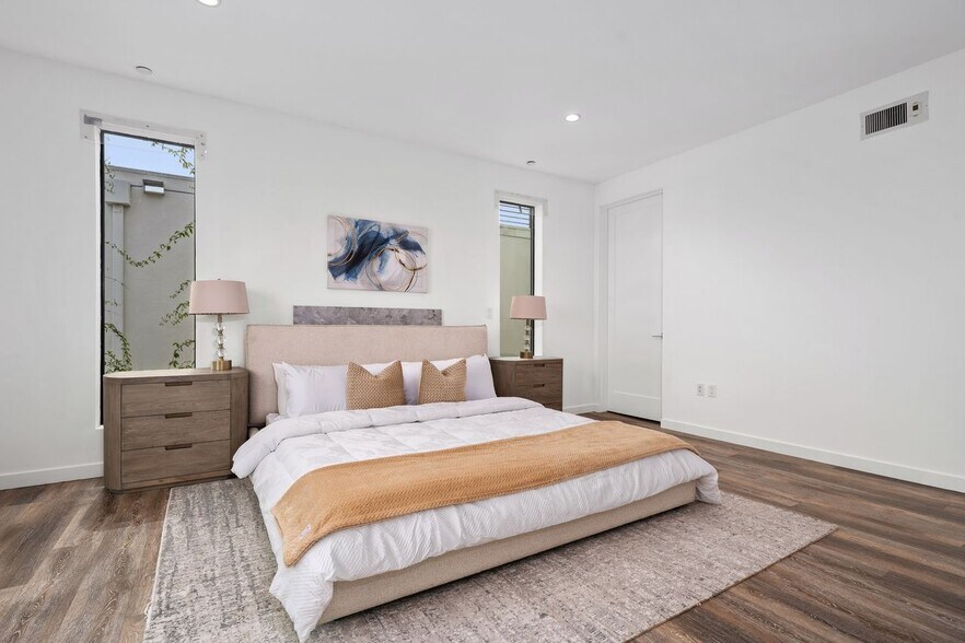 More Photos Of 11254 Mississippi Ave, Los Angeles Multifamily For Sale