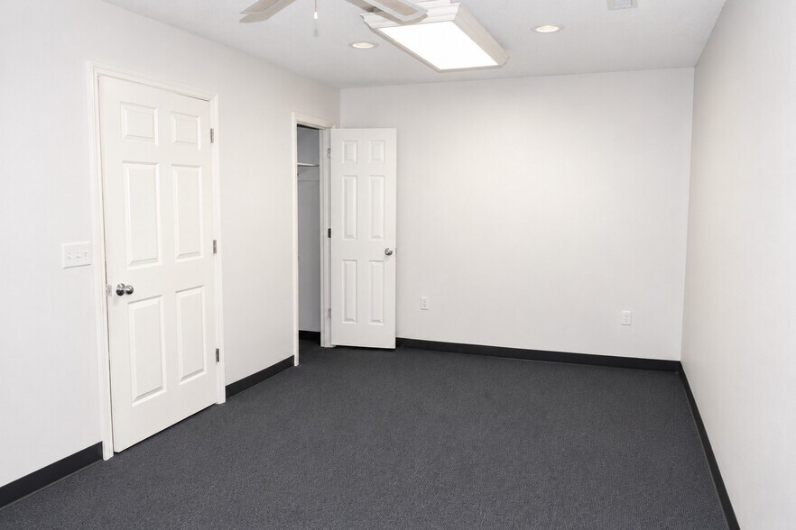 More Photos Of 2335 Columbia Hwy, Pulaski Office For Sale