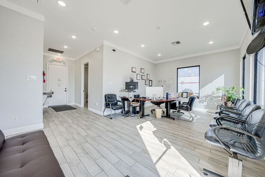 More Photos Of 2661 Walnut Hill Ln, Dallas Auto Dealership For Sale