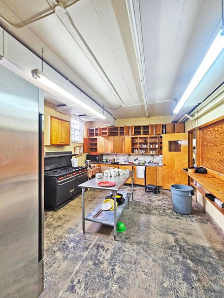 More Photos Of 10771 Trask Dr, Saint Louis Religious Facility For Sale