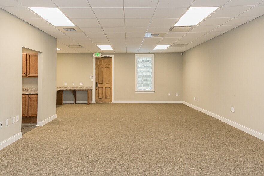 More Photos Of 1121 Edenton St, Birmingham Office For Lease