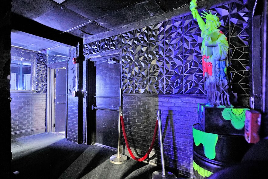 More Photos Of 728 NW 79 Street, Miami Bar For Sale