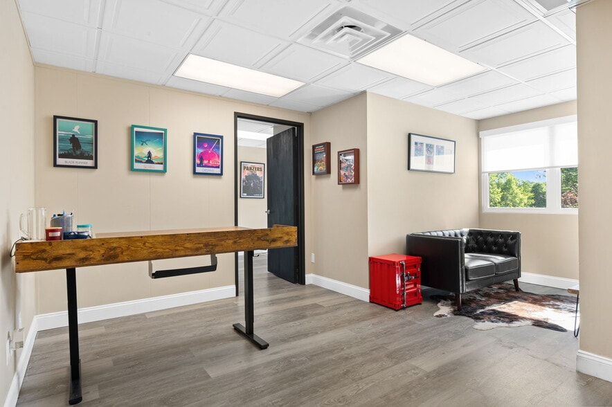 More Photos Of 107 Fountain Brook Cir, Cary Office For Sale