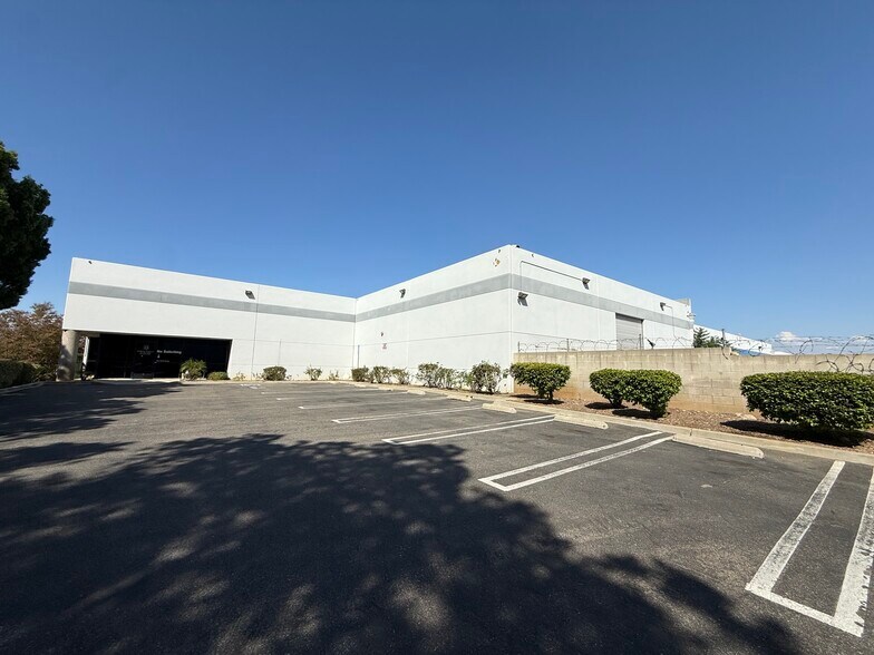 More Photos Of 391 Elizabeth Ln, Corona Warehouse For Lease