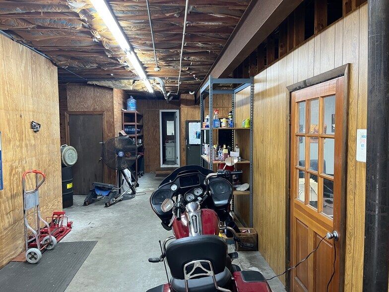 More Photos Of 5013 Park St, Jacksonville Auto Repair For Sale