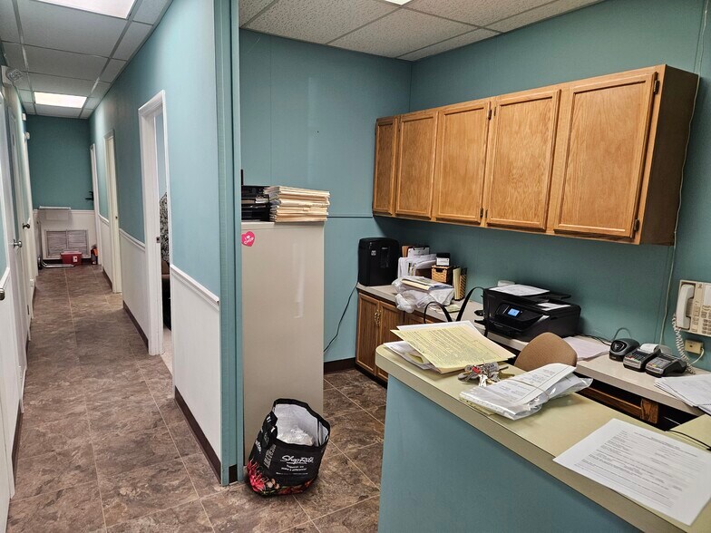 More Photos Of 2333 Whitehorse Mercerville Rd, Hamilton Office For Sale