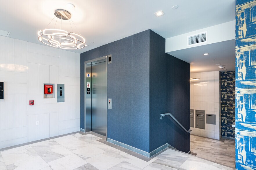 More Photos Of 4864 Melrose Ave, Los Angeles Apartments For Lease