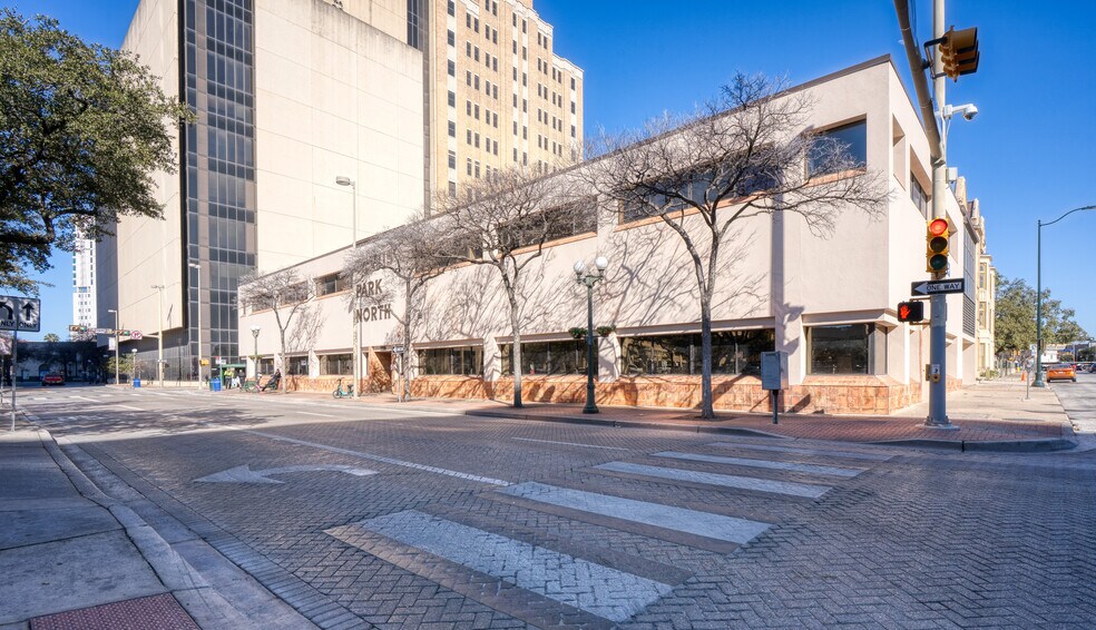 More Photos Of 800 Navarro St, San Antonio Office For Lease