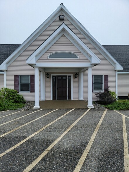 Primary Photo Of 220 Court St, Machias Medical For Sale