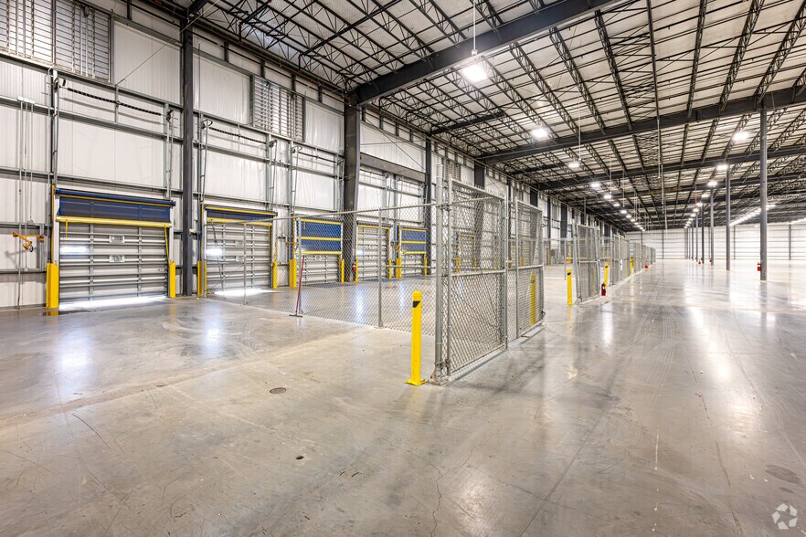 More Photos Of 2070 Commercial Dr, Port Allen Industrial For Sale