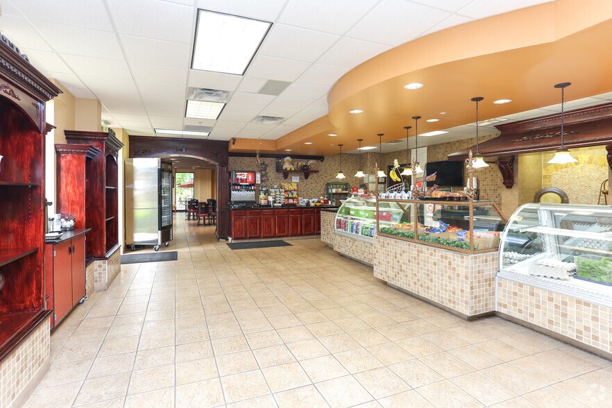 More Photos Of 5775 Glenridge Dr NE, Atlanta Unknown For Lease