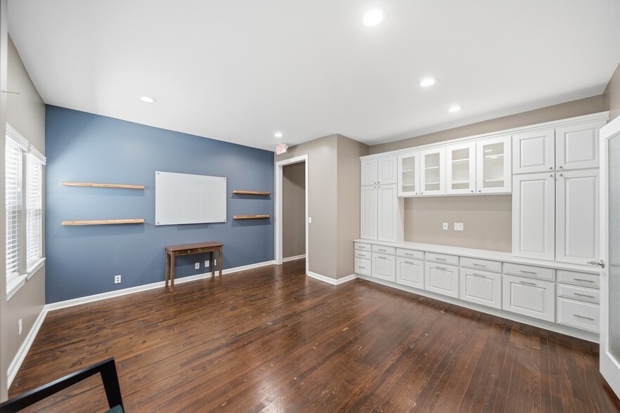 More Photos Of 1628 S Cincinnati Ave, Tulsa Office For Sale