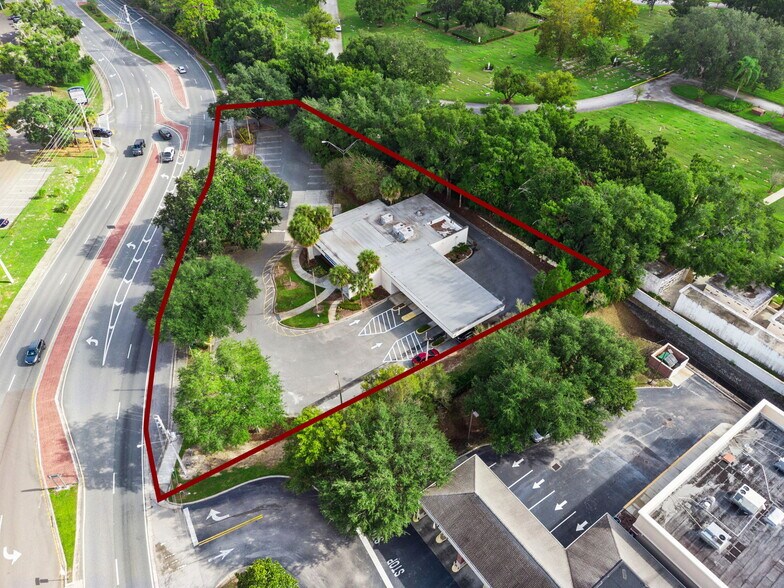 More Photos Of 555 S Hunt Club Blvd, Apopka Bank For Lease