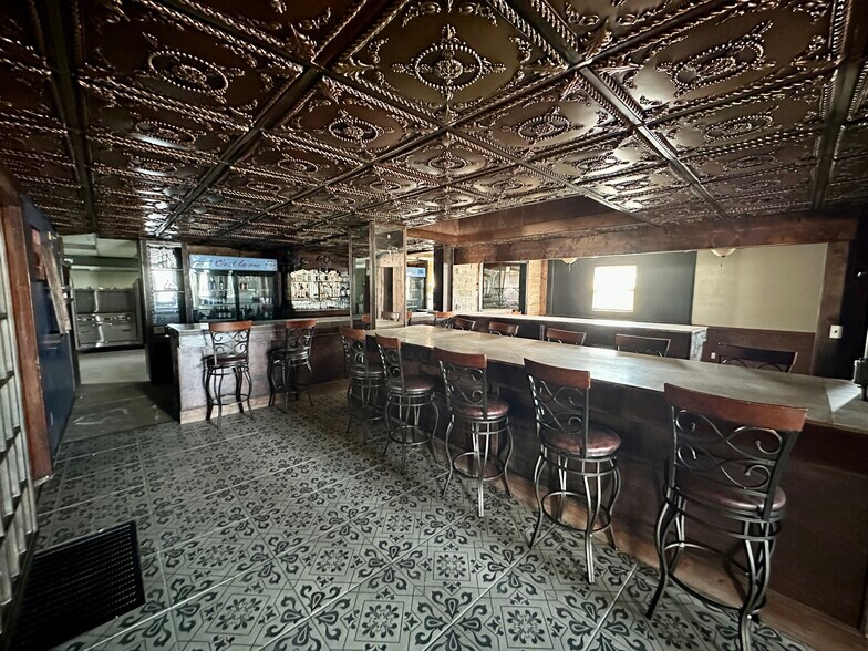 More Photos Of 1312 Broadway, Marysville Freestanding For Sale