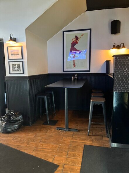 More Photos Of 224 Market St, Philadelphia Restaurant For Lease