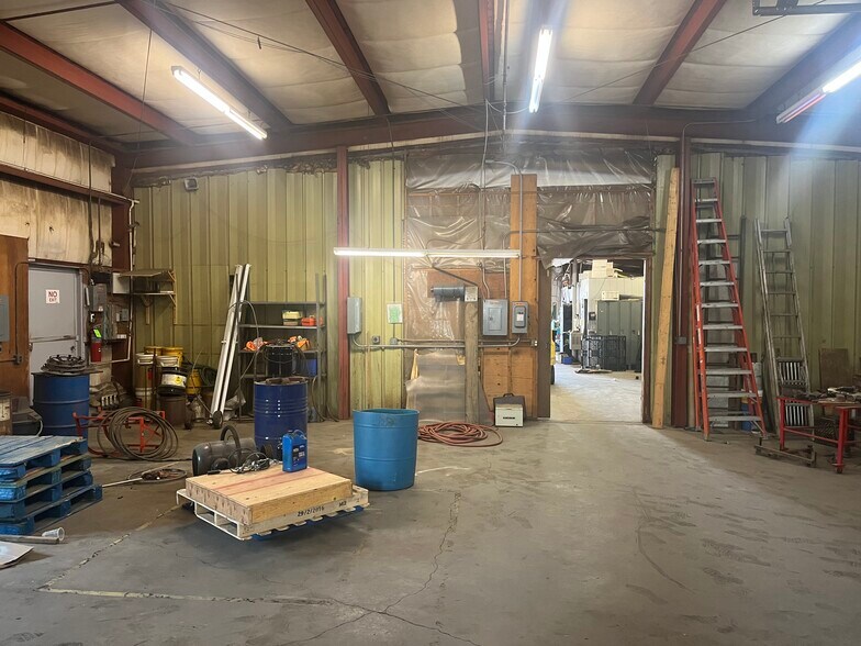 More Photos Of 1012 N 9th Ave, Walla Walla Manufacturing For Sale