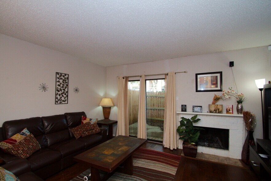 More Photos Of 2121 Park Willow Ln. Unit C, Arlington Multifamily For Sale