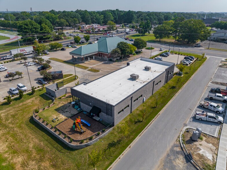 More Photos Of 815 S Donaghey Ave, Conway Office For Lease