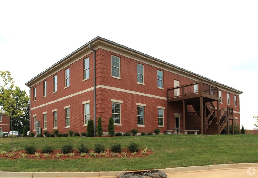 More Photos Of 914 Lily Creek Rd, Louisville Office For Sale