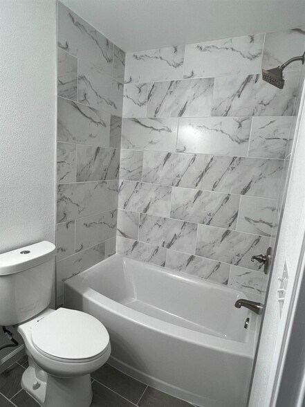 More Photos Of 7490 Lander Ave, Hilmar Office Residential For Sale