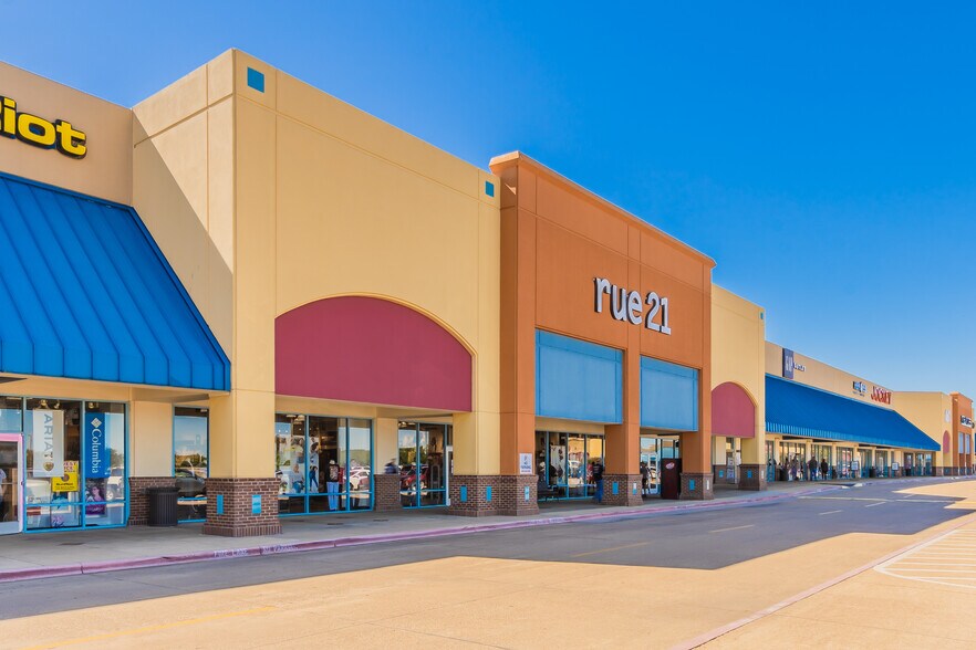 More Photos Of 301 Tanger Dr, Terrell Unknown For Lease