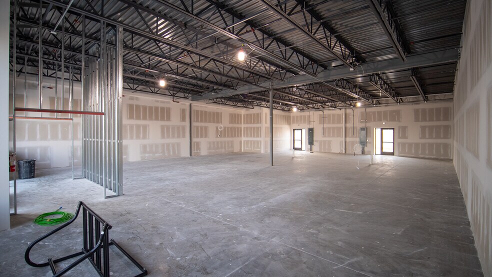 More Photos Of 3629 Sarah Pl NW, Rochester Storefront Retail Office For Lease