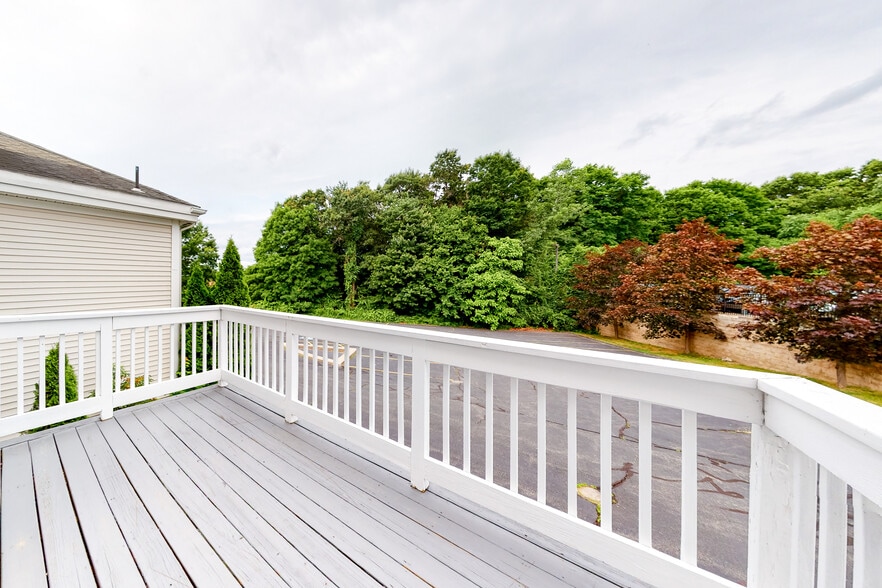 More Photos Of 12 Washington St, Plainville Medical For Lease