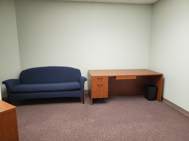 More Photos Of 9150 Market Square Dr, Streetsboro Medical For Lease