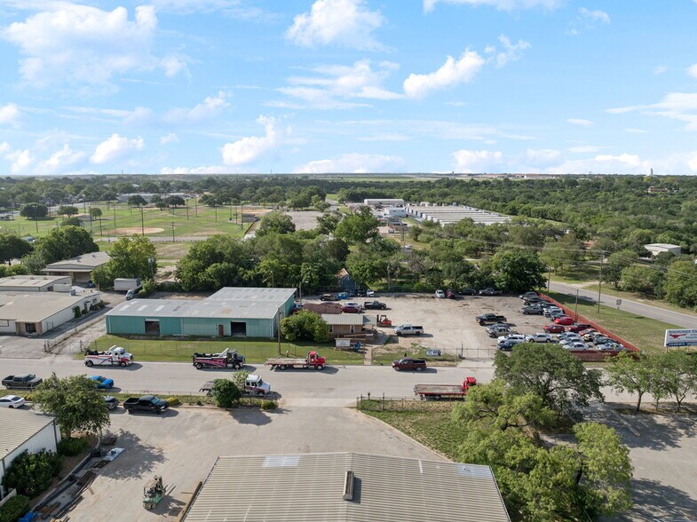 More Photos Of 100 Pecan Dr, Schertz Service For Lease