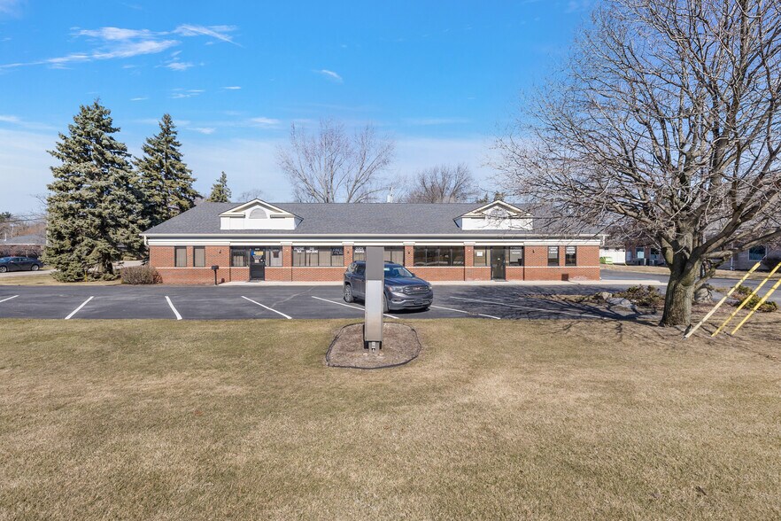 More Photos Of 8639 Hall Rd, Utica Office Residential For Lease
