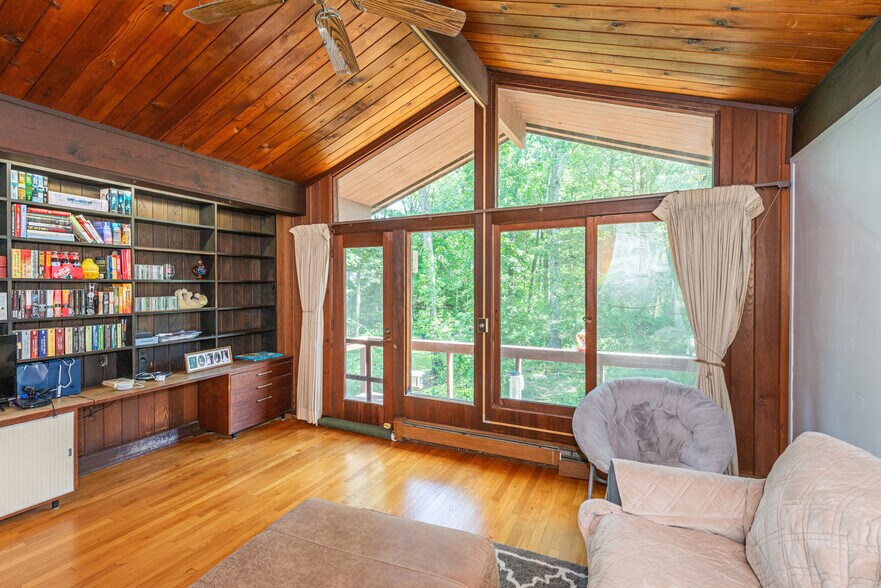 More Photos Of 40 Brighton Rd, Andover Specialty For Sale