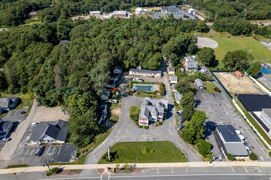 More Photos Of 223 Main St, Buzzards Bay Hotel For Sale