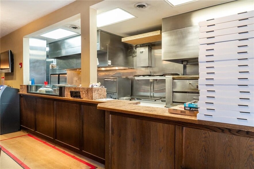 More Photos Of 10 Market St, Pittsburgh Restaurant For Sale