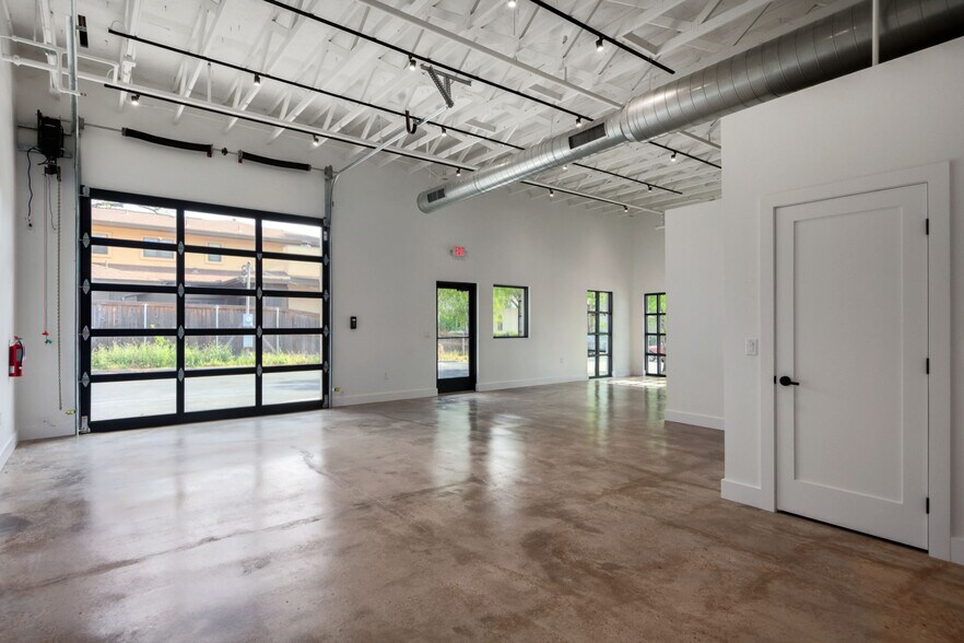 More Photos Of 5602 Clay Ave, Austin Loft Creative Space For Lease
