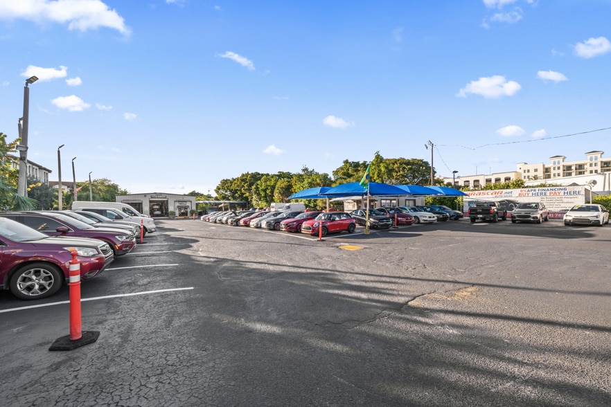 More Photos Of 4521 N Federal Hwy, Pompano Beach Auto Dealership For Sale