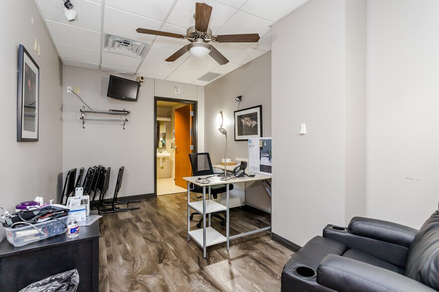 More Photos Of 5477 Glen Lakes Dr, Dallas Medical For Lease