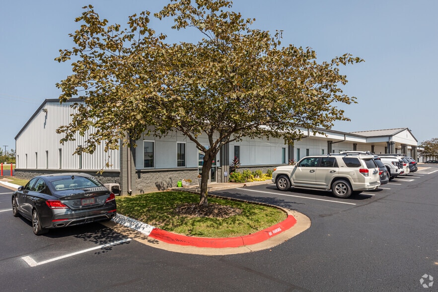 More Photos Of 2701 SE Otis Corley Dr, Bentonville Unknown For Lease