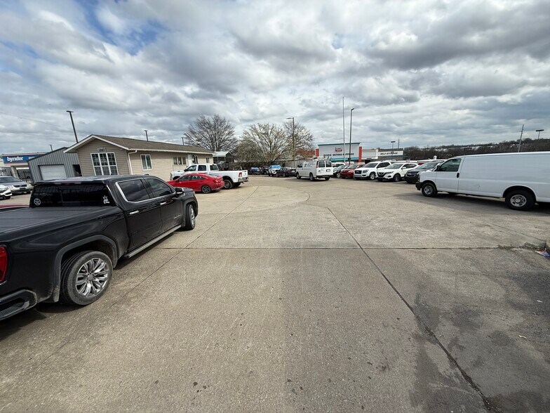 More Photos Of 1521 Gallatin Pike N, Madison Auto Dealership For Lease
